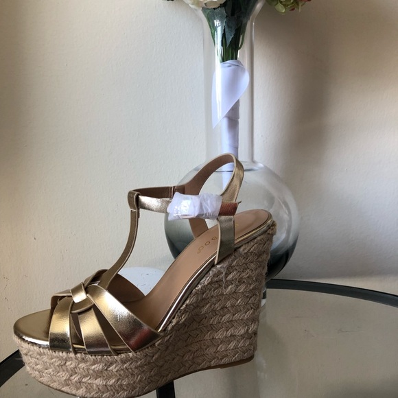 Gold Wedges - Picture 3 of 4